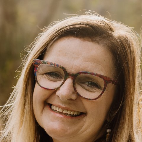 Yvonne Morris
